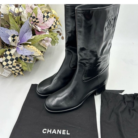 Women’s Chanel shiny calf skin CC mid calf boots size 36 made in Italy - Picture 1 of 12